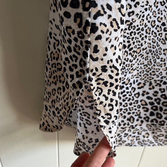 Chico's Black and White Animal Print Sleeveless Linen No Iron Blouse Sz 10 - Picture 6 of 12